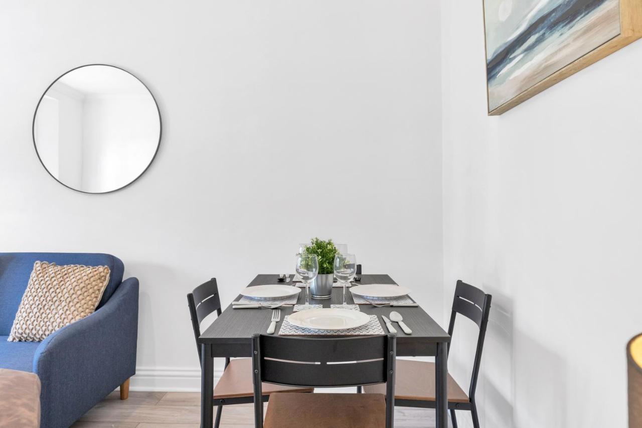 Modern Two Bedroom Apartment With Free Parking! London Eksteriør billede