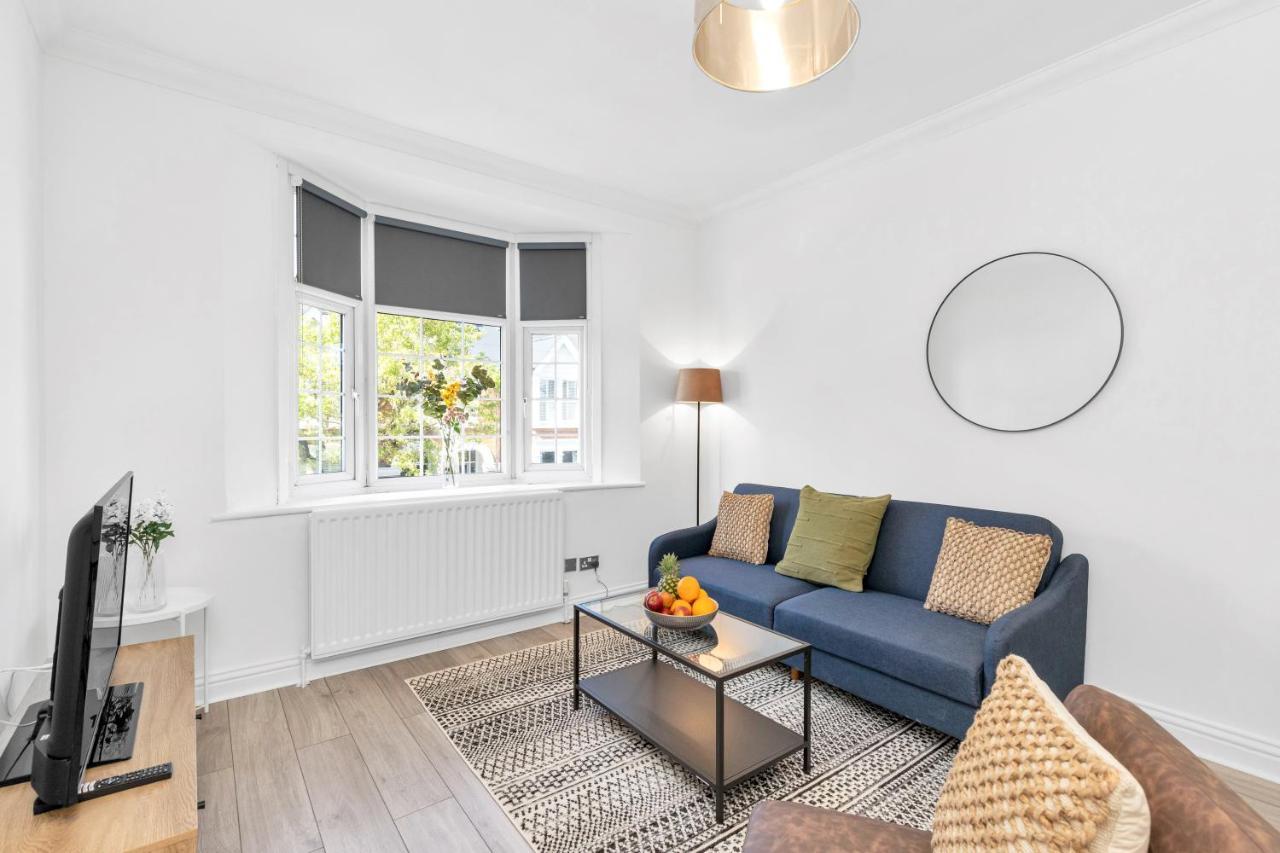 Modern Two Bedroom Apartment With Free Parking! London Eksteriør billede