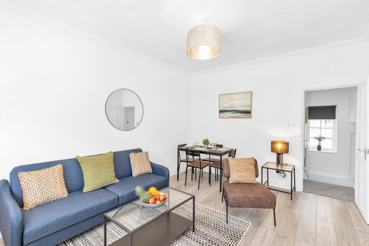 Modern Two Bedroom Apartment With Free Parking! London Eksteriør billede